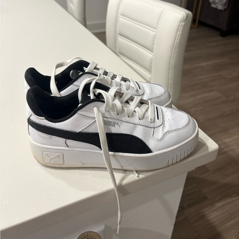 Puma White and Black Low-Top Sneakers